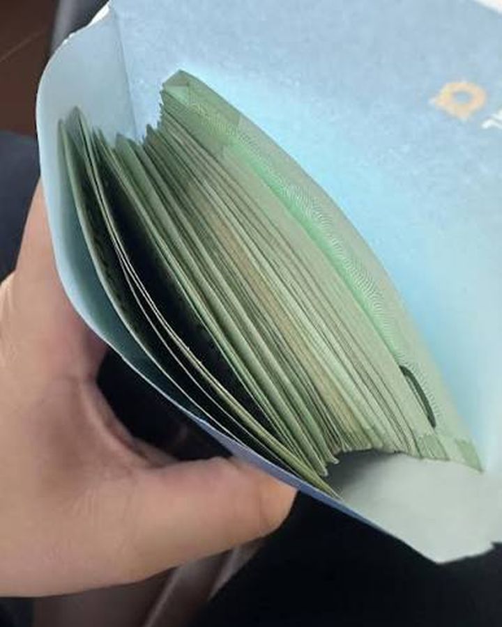 봉투에 담긴 현금